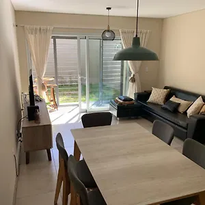 https://brujula-1-apartment.hotelsmendoza.com