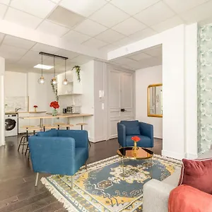 https://cosy-3-bedrooms-apartment-with-bathrooms-louvre.fr-paris.fr